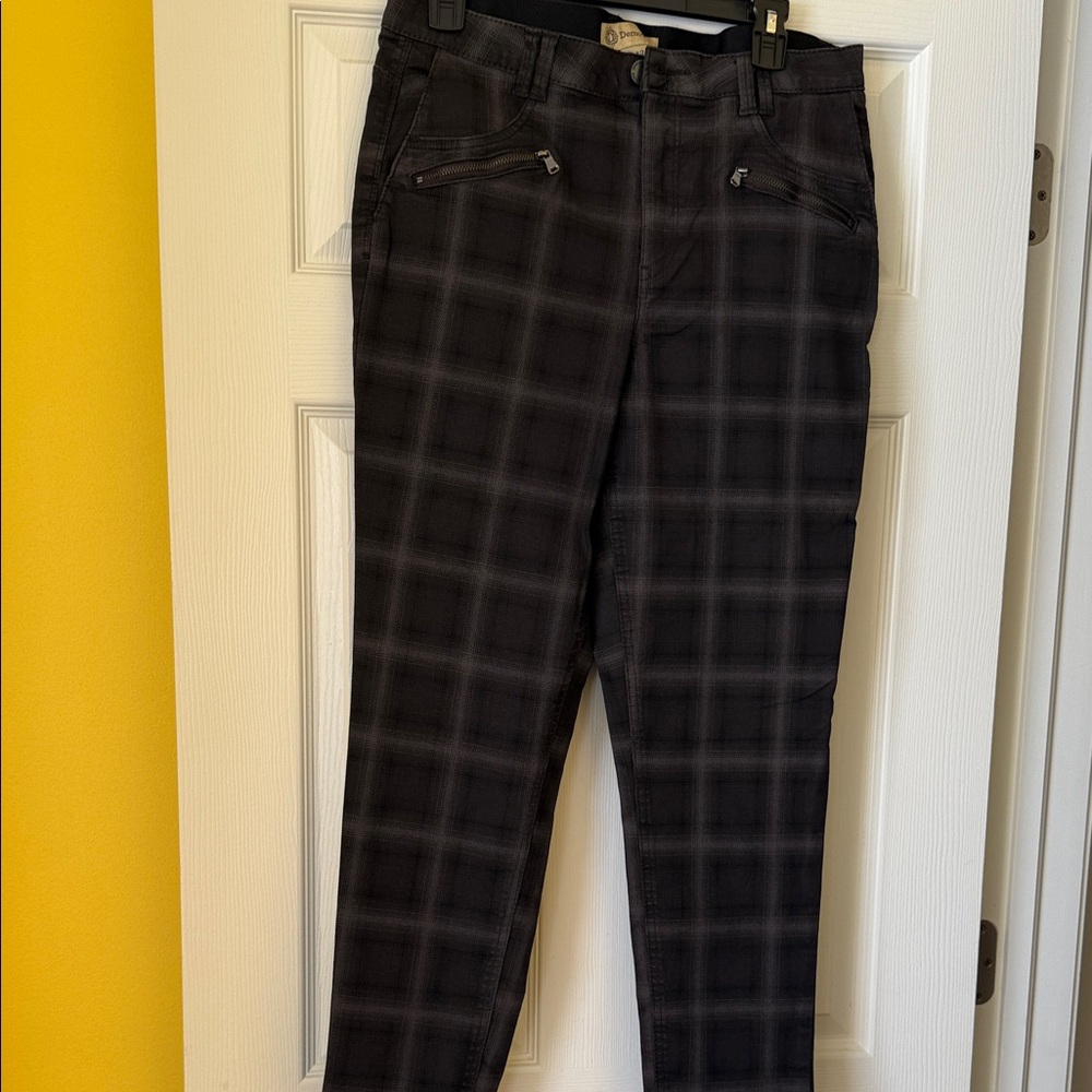 Women’s plaid democracy pants